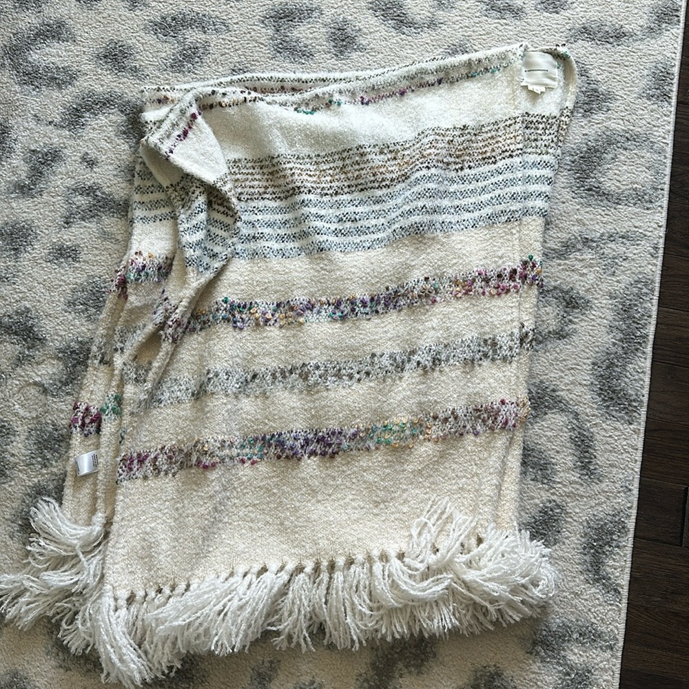 Anthropologie women’s poncho One Size like new
